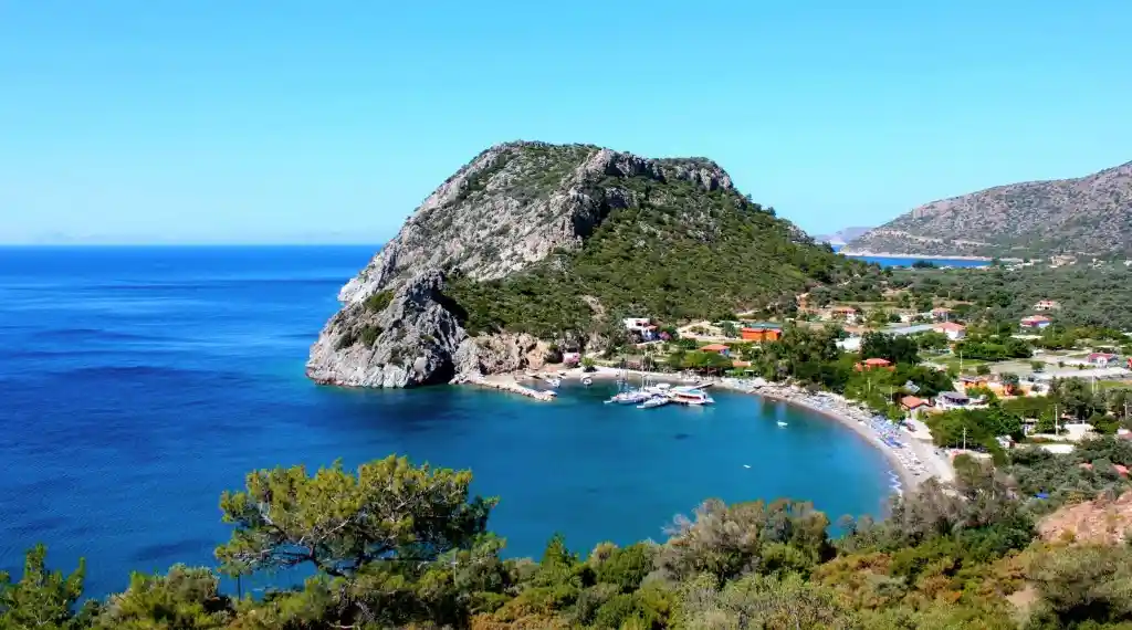 Yücel Körfez Evleri yakınında gezilecek yerler - Mesudiye Koyu